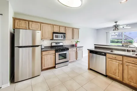 315 Poplar Court Lindenhurst IL 60046