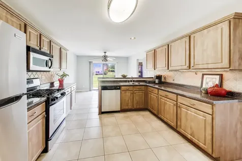 315 Poplar Court Lindenhurst IL 60046