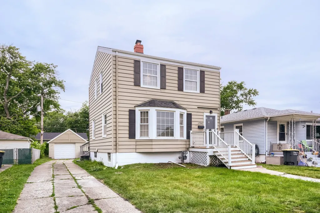 17948 Henry Street Lansing IL 60438