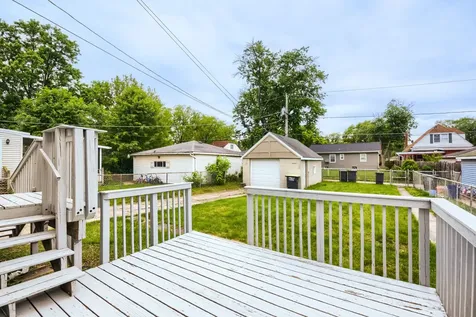 17948 Henry Street Lansing IL 60438