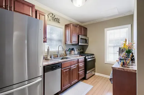17948 Henry Street Lansing IL 60438