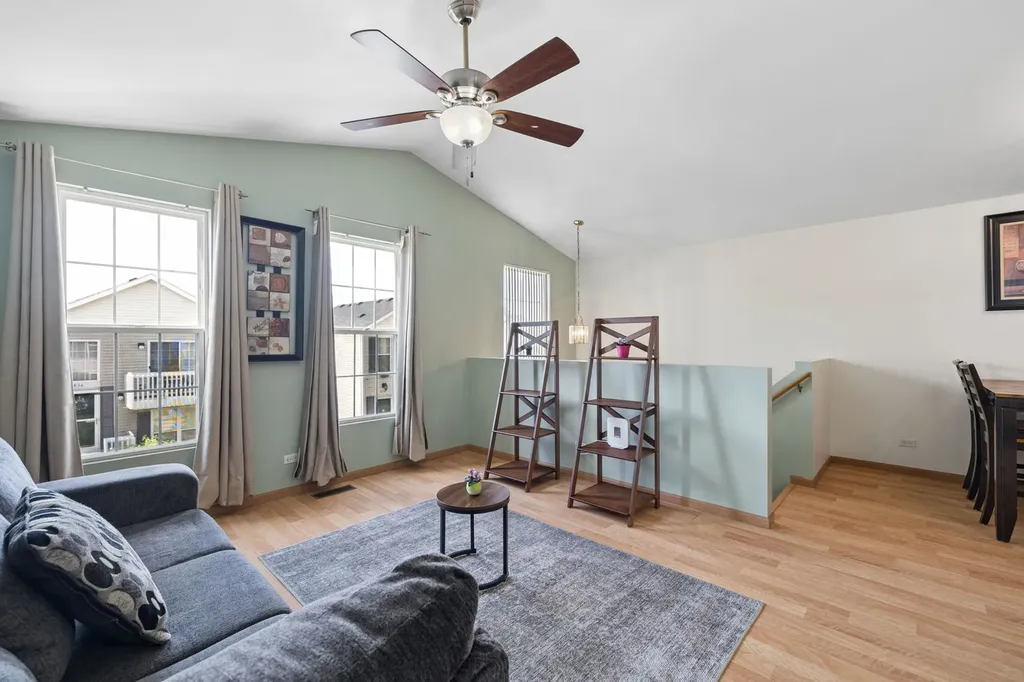 814 Symphony Drive Aurora IL 60504