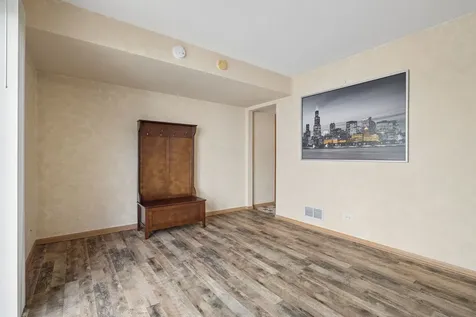 814 Symphony Drive Aurora IL 60504