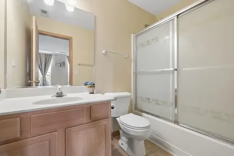 814 Symphony Drive Aurora IL 60504