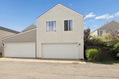 814 Symphony Drive Aurora IL 60504