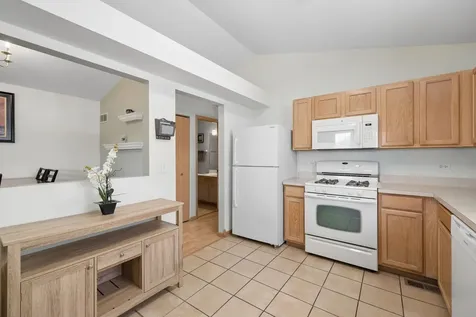 814 Symphony Drive Aurora IL 60504