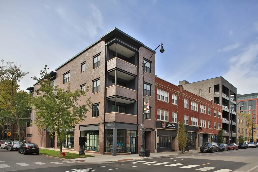 909 West Montana Street Chicago IL 60614