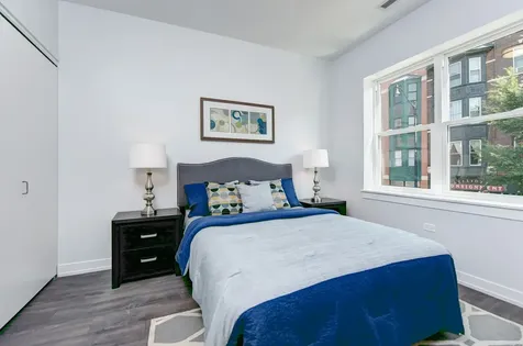 909 West Montana Street Chicago IL 60614