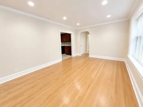 2044 West Farragut Avenue Chicago IL 60625