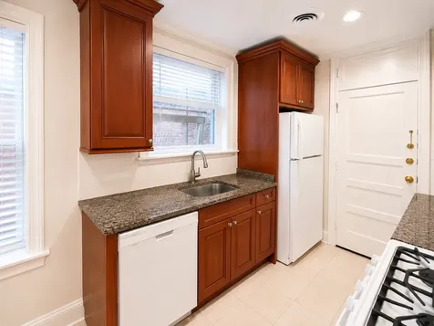 2044 West Farragut Avenue Chicago IL 60625