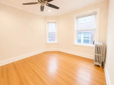 2044 West Farragut Avenue Chicago IL 60625