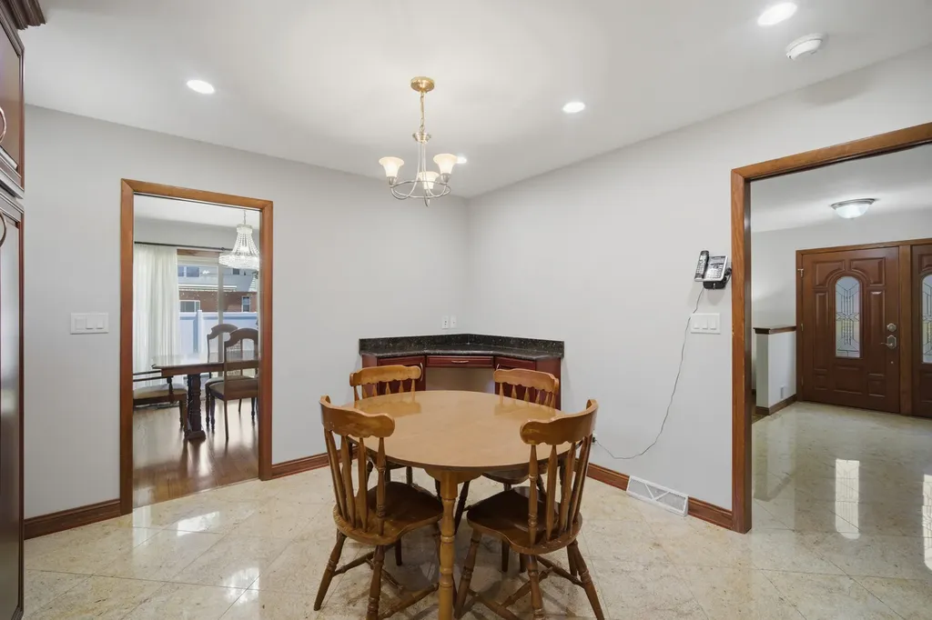 9523 Laramie Avenue Skokie IL 60077