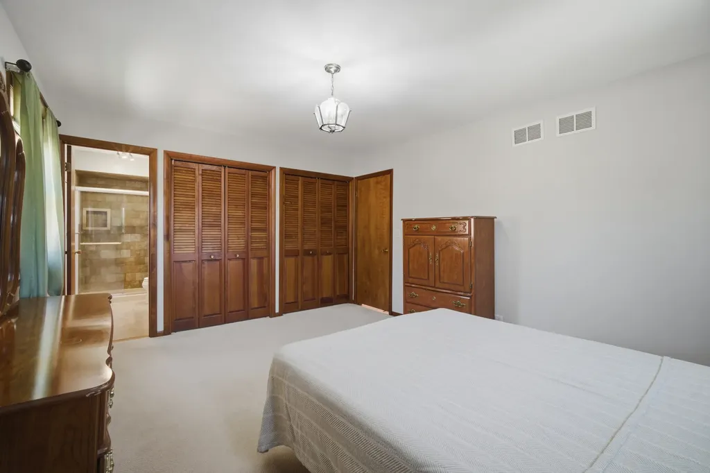 9523 Laramie Avenue Skokie IL 60077
