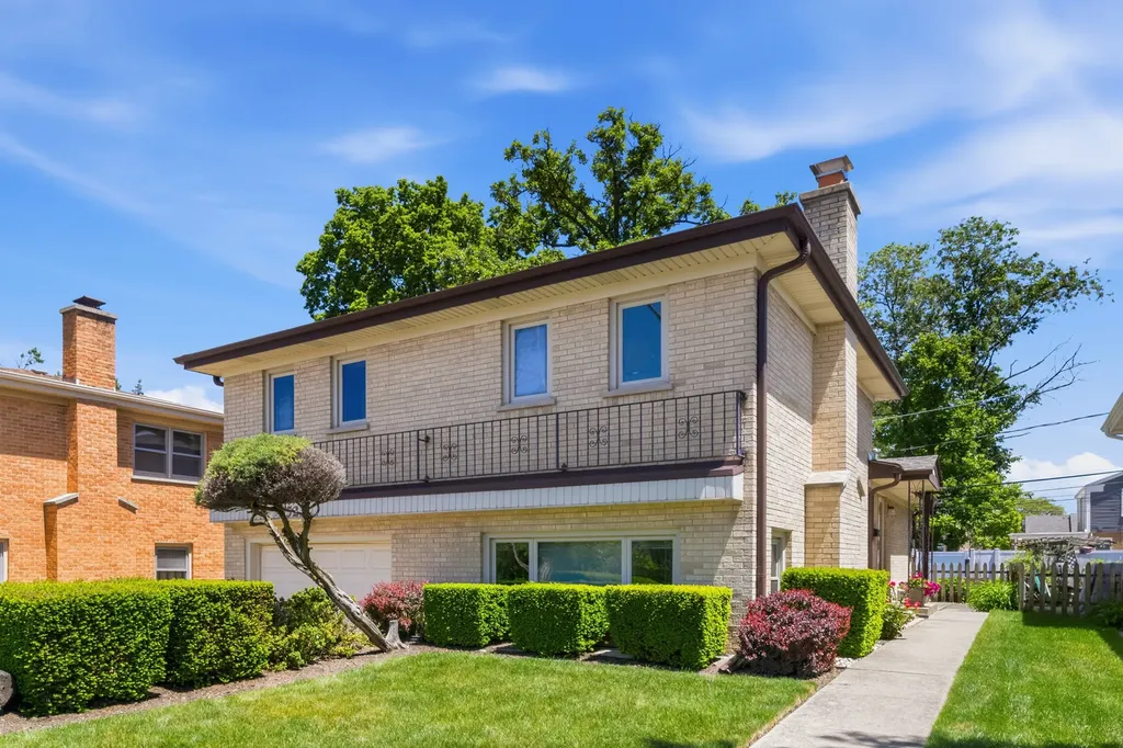 9523 Laramie Avenue Skokie IL 60077
