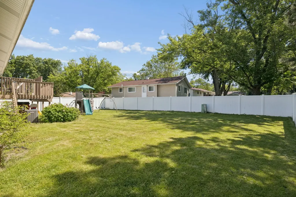 7025 Roberts Drive Woodridge IL 60517