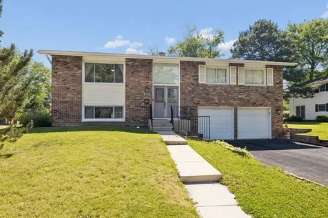 7025 Roberts Drive Woodridge IL 60517