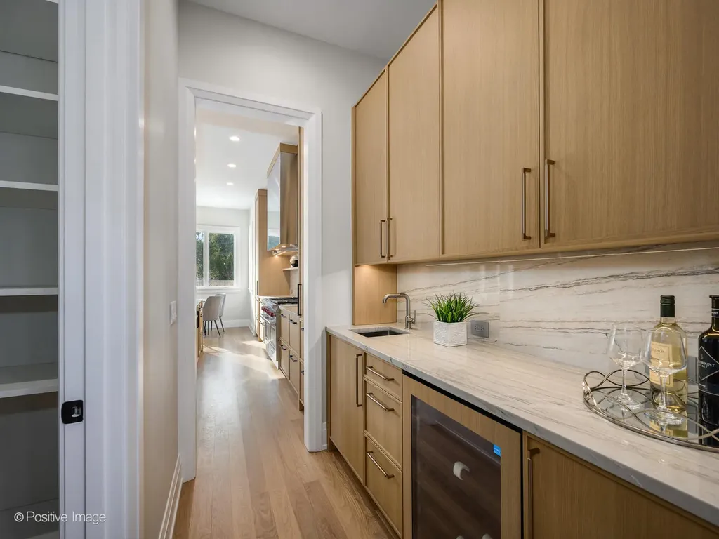 1917 Washington Avenue Wilmette IL 60091