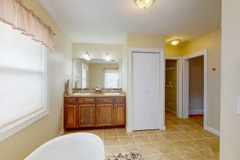 186 North Du Bois Avenue Elgin IL 60123
