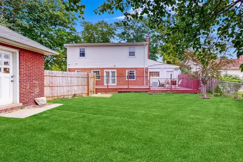 186 North Du Bois Avenue Elgin IL 60123