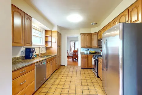 186 North Du Bois Avenue Elgin IL 60123