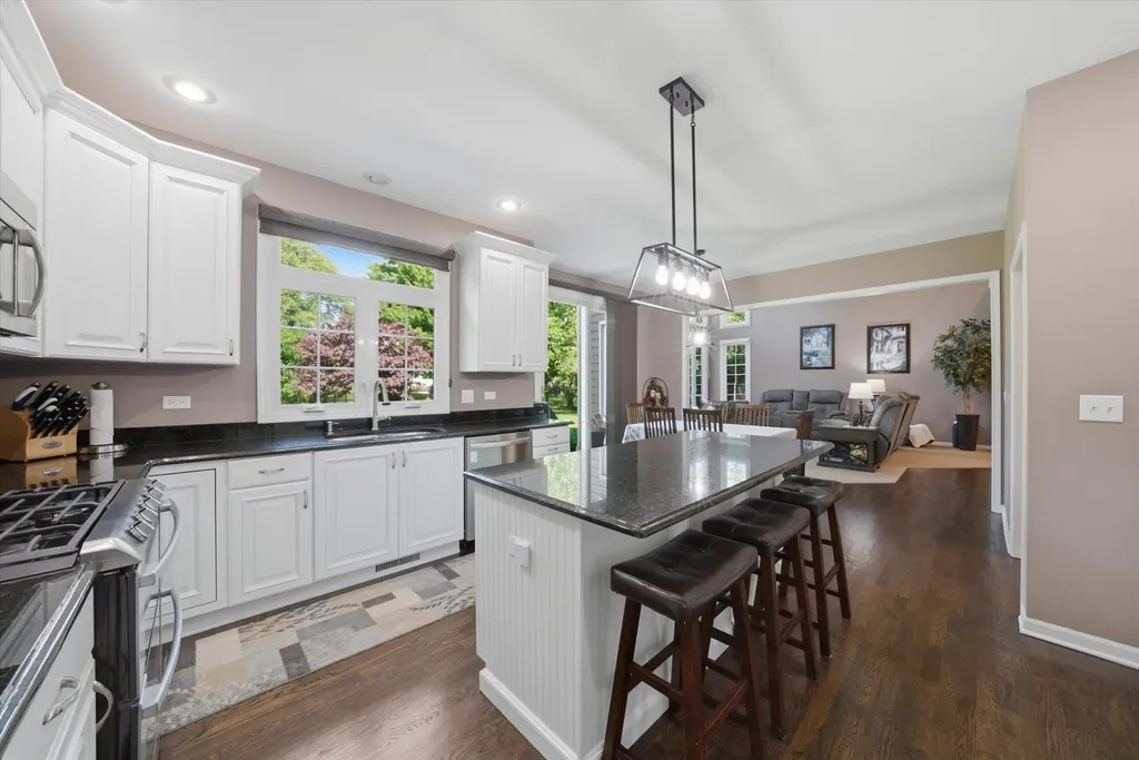 1592 Jeanel Lane Aurora IL 60502