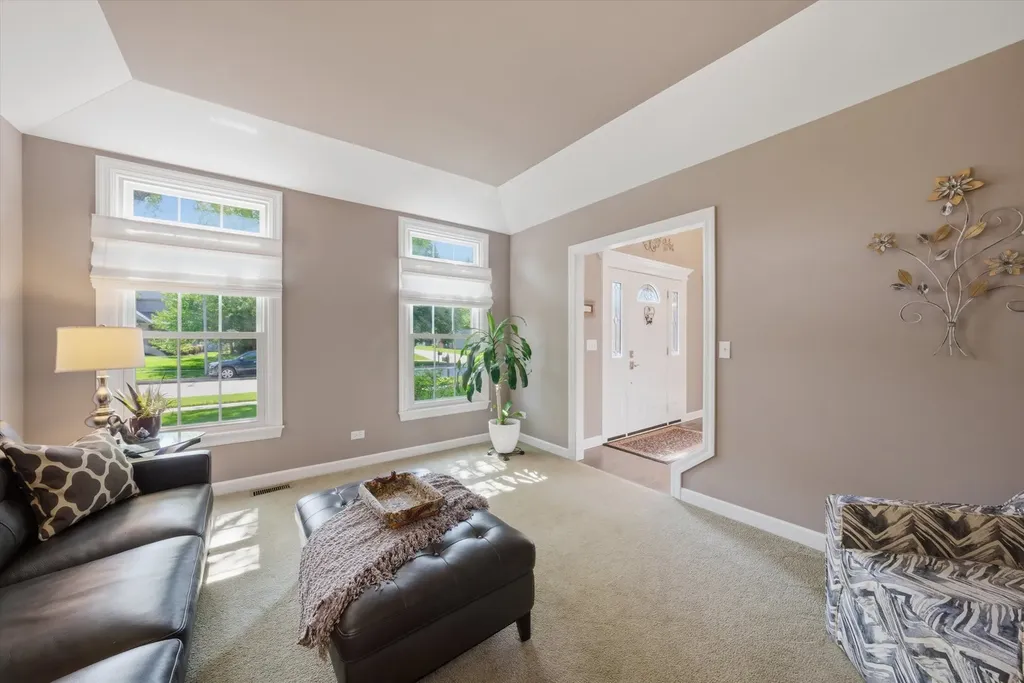 1592 Jeanel Lane Aurora IL 60502
