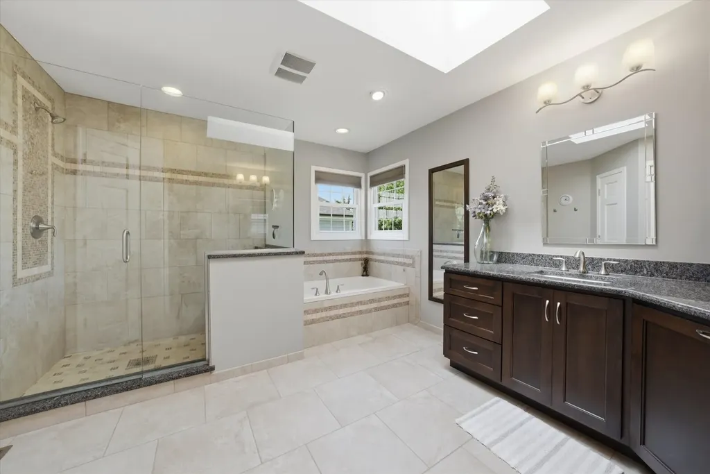 1592 Jeanel Lane Aurora IL 60502