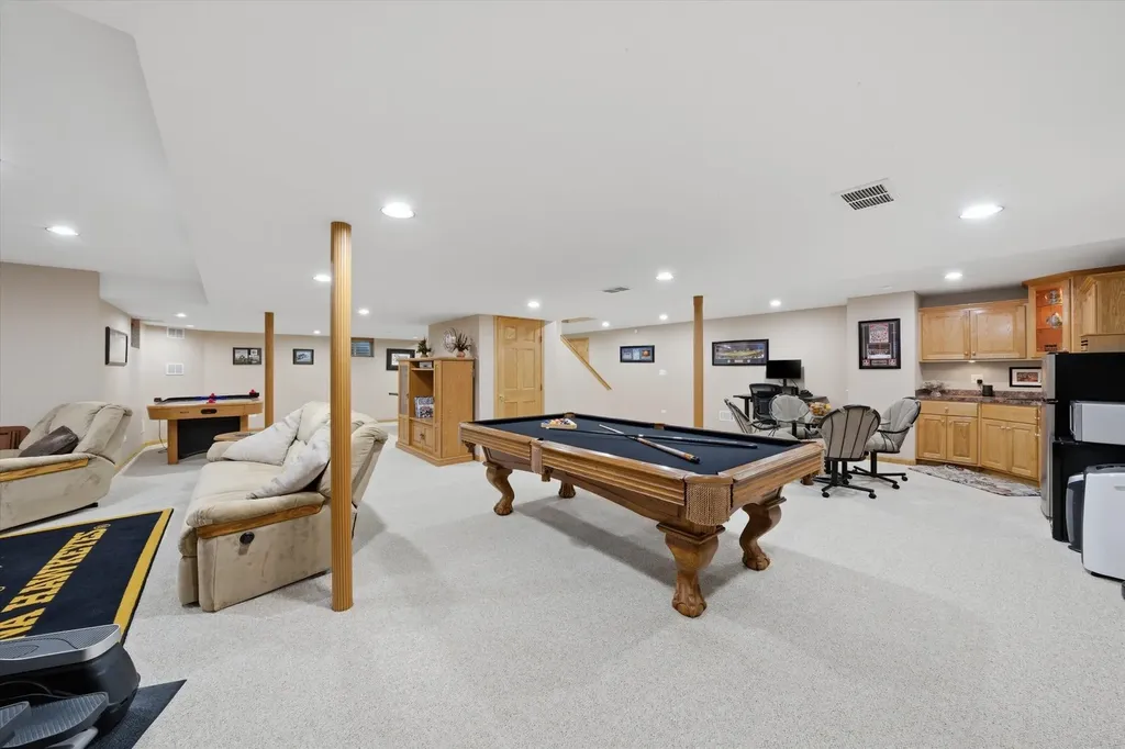 1592 Jeanel Lane Aurora IL 60502