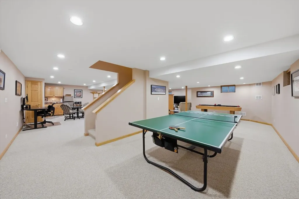 1592 Jeanel Lane Aurora IL 60502