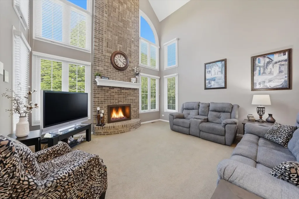 1592 Jeanel Lane Aurora IL 60502