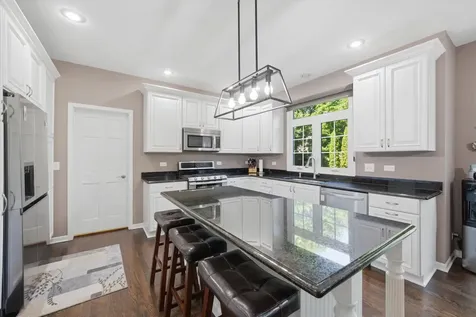 1592 Jeanel Lane Aurora IL 60502