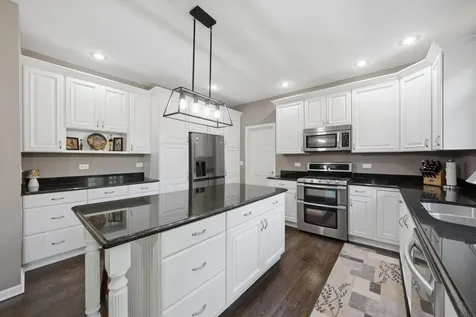 1592 Jeanel Lane Aurora IL 60502