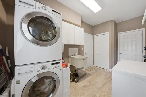 1592 Jeanel Lane Aurora IL 60502