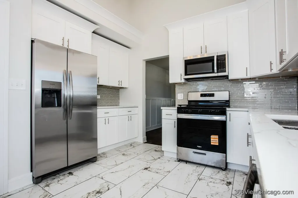 10601 South Peoria Street Chicago IL 60643