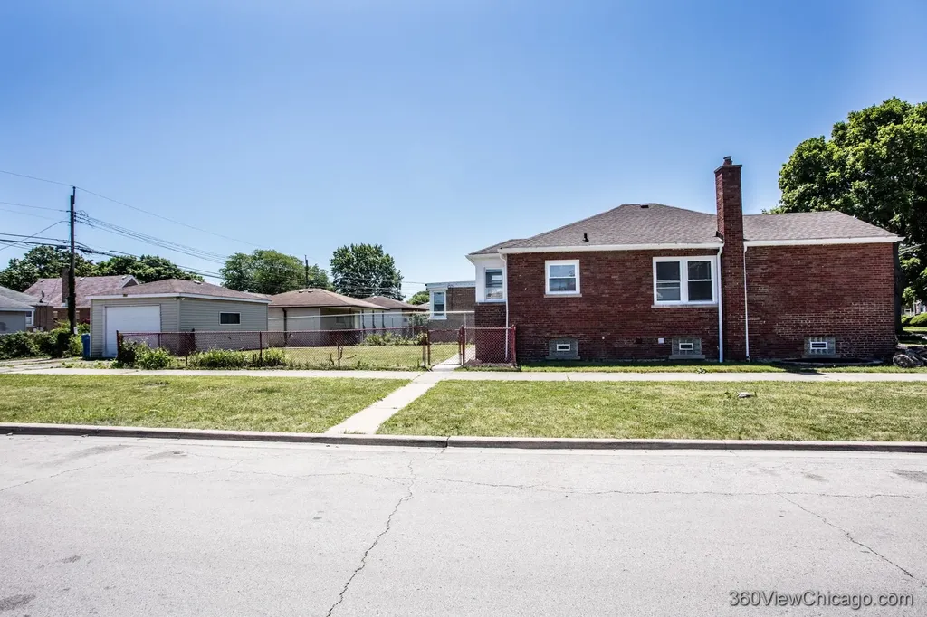 10601 South Peoria Street Chicago IL 60643