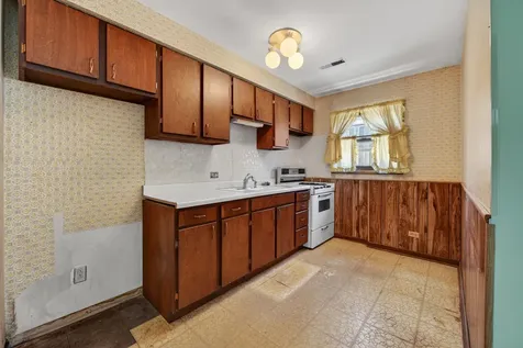 72 Marina Drive Des Plaines IL 60016