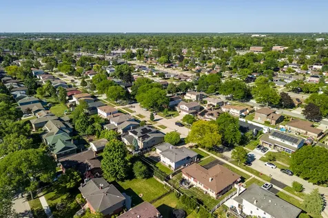 72 Marina Drive Des Plaines IL 60016