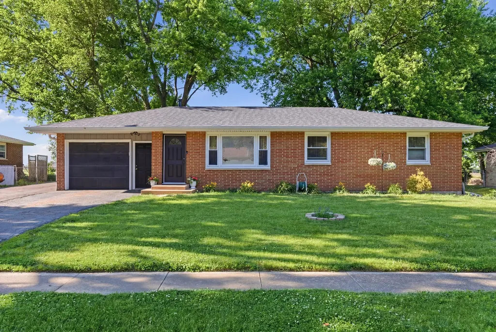 120 Terry Drive Sugar Grove IL 60554