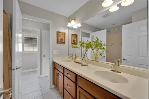 5 Covington Court Algonquin IL 60102