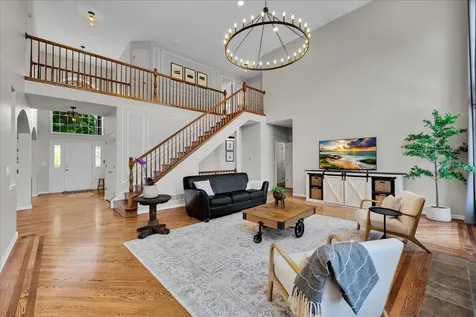 5 Covington Court Algonquin IL 60102