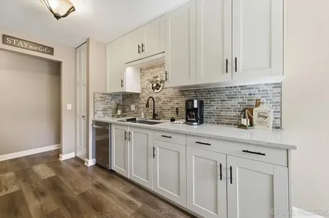 10 Shermead Road Montgomery IL 60538