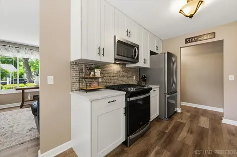10 Shermead Road Montgomery IL 60538