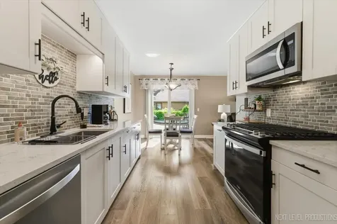 10 Shermead Road Montgomery IL 60538