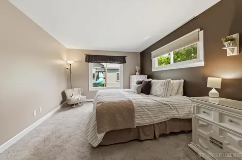 10 Shermead Road Montgomery IL 60538