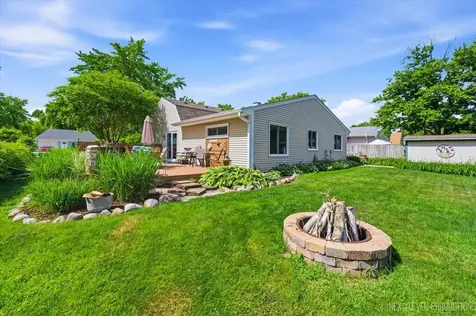 10 Shermead Road Montgomery IL 60538