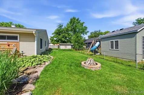 10 Shermead Road Montgomery IL 60538