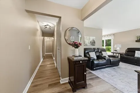 10 Shermead Road Montgomery IL 60538