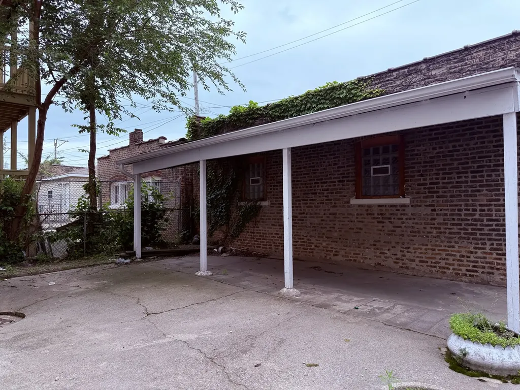 7924 South Peoria Street Chicago IL 60620