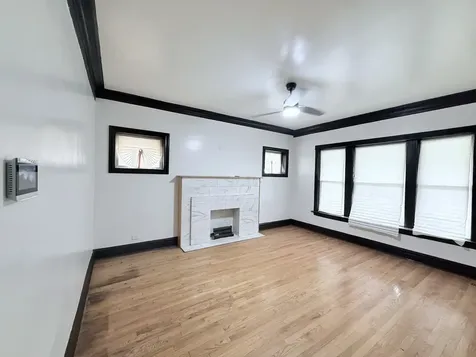 7924 South Peoria Street Chicago IL 60620