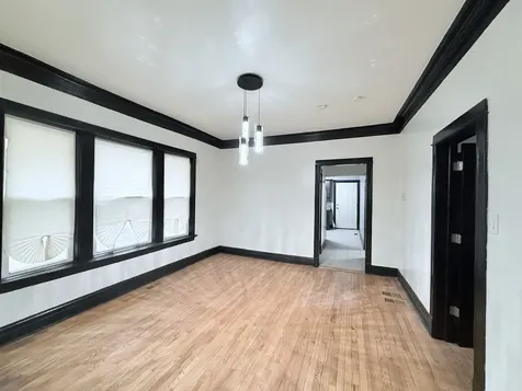 7924 South Peoria Street Chicago IL 60620